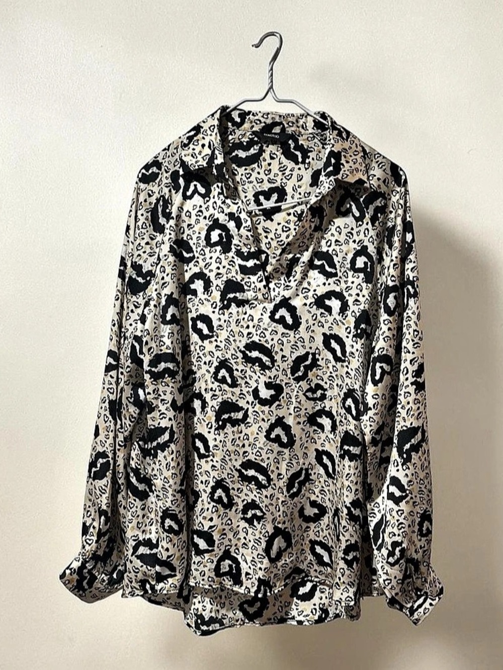 Dokotoo Animal Print Button Down in Cream & Black Large